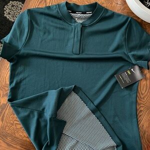 Nike dry fit women’s golf shirt - NWT size L